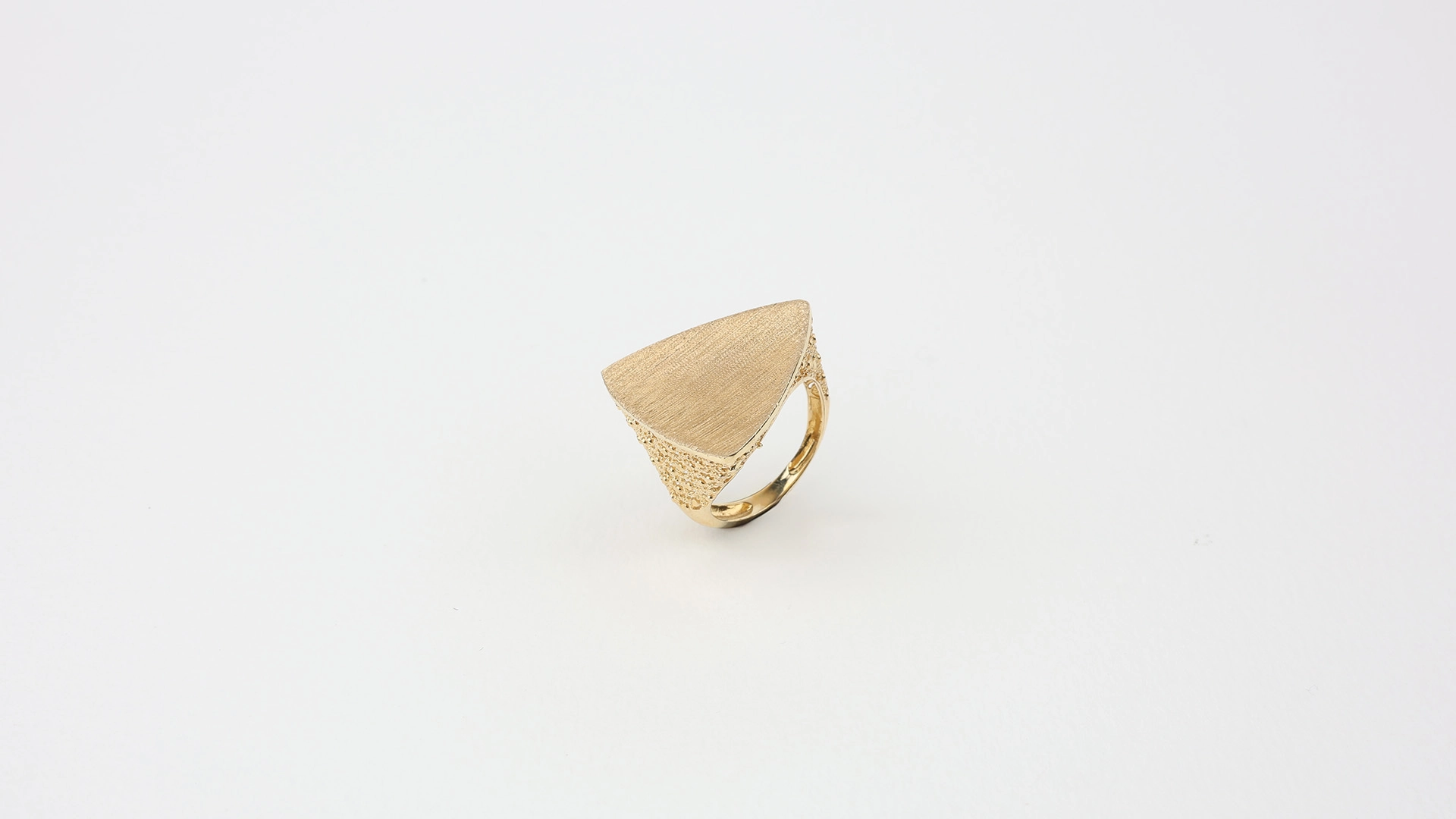 Üçgen Fantezi Yüzük